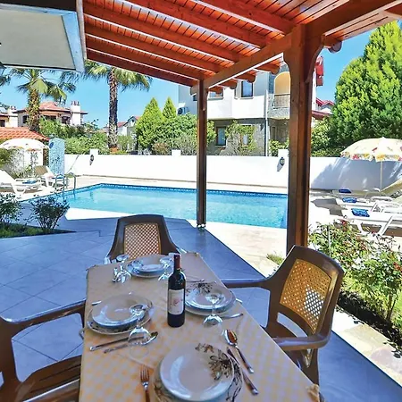Villa Sleeps 7 Air Con Wifi