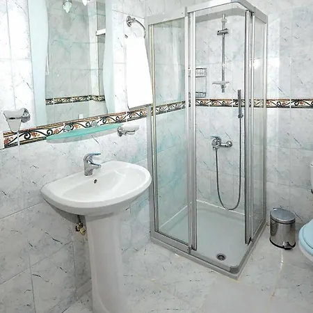 Sleeps 7 Air Con Wifi *